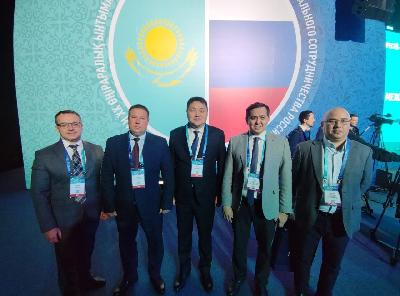 Роман Ковальский обсудил перспективы сотрудничества с делегацией Западно-Казахстанской области на XX Форуме России и Казахстана