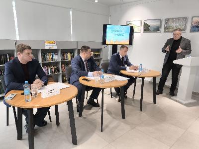 Зампред Роман Ковальский с рабочим визитом посетил Лысогорский муниципальный район