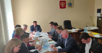 Вопрос повышения заработной платы аграриев Романовского района обсудили на заседании межведомственной комиссии
