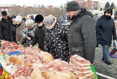 Порядка 200 сельхозтоваропроизводителей из 26 муниципальных  районов привезут свою продукцию на ярмарки выходного дня