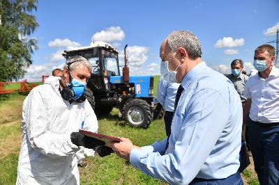Губернатор Валерий Радаев посетил ООО "Ивановское" в Базарно-Карабулакском районе