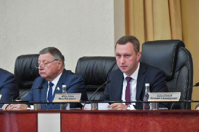 Врио Губернатора Роман Бусаргин на заседании Правительства Саратовской области поблагодарил фермеров за планку в 5 млн тонн зерна   