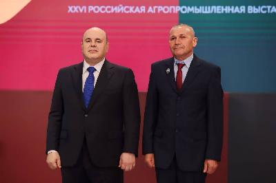 Сегодня Председатель Правительства Российской Федерации Михаил Мишустин вручил Сергею Москалеву наградный знак и свидетельство