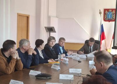 На совещании под председательством зампреда Правительства области – министра сельского хозяйства области Василия Котова обсудили развитие племенного животноводства  