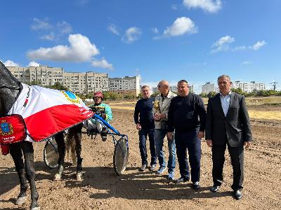 В последний день 165 бегового сезона на Саратовском ипподроме установлены новые рекорды 