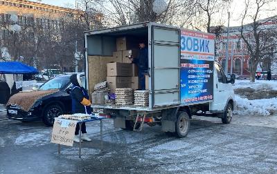 Сельхозтоваропроизводители привезли на Театральную площадь около четырех тонн овощей борщевого набора и более шести тонн свежего мяса