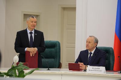 Губернатор подписал соглашения о сотрудничестве с ведущими предприятиями региона