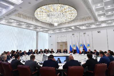 Роман Ковальский доложил губернатору области Роману Бусаргину о ходе сезонных полевых работ и участии в агропромышленной выставке «Золотая осень-2023»