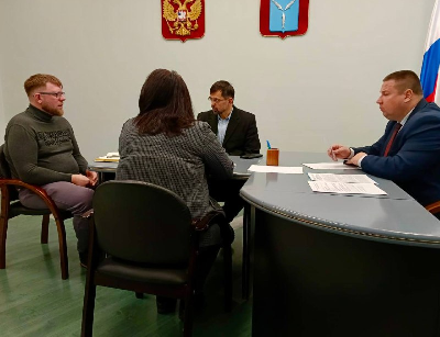 На личном приеме граждан Роман Ковальский рассказал о мерах господдержки сельхозтоваропроизводителей в рамках нацпроекта 