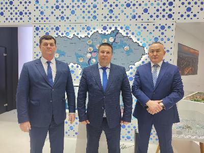 Павильон Саратовской области на Международной выставке-форуме Россия посетил глава минсельхоза Ульяновской области Алексей Леушкин