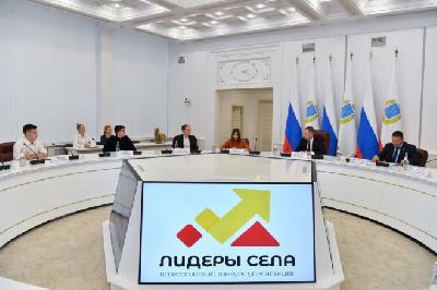 Губернатор Роман Бусаргин встретился с финалистами и победителями Всероссийского конкурса молодых управленцев «Лидеры села»