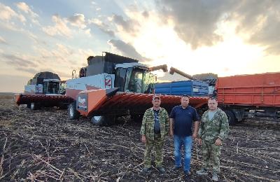 Роман Ковальский ознакомился с ходом уборки подсолнечника в Красноармейском муниципальном районе