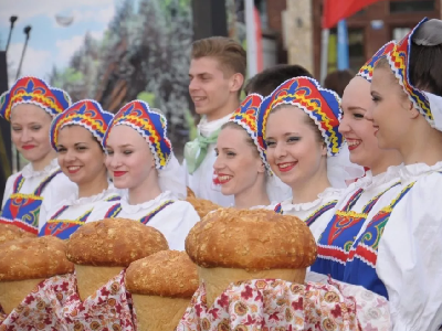 Поздравляем аграриев Аркадакского и Калининского МР с новыми рубежами уборочной кампании – 2023!