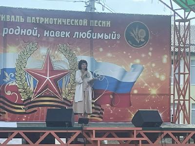 В селе Колокольцовка Калининского района состоялся 3-й фестиваль патриотической песни 