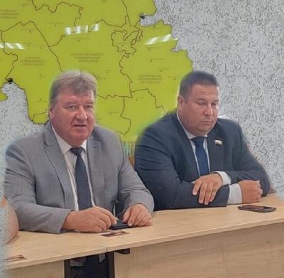 Работу аграрного комплекса Калининского МР обсудили на встрече главы минсельхоза области Романа Ковальского с сельхозтоваропроизводителями района
