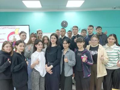 В «Точках роста» Новобурасского района агроклассников окунули в виртуальную реальность 