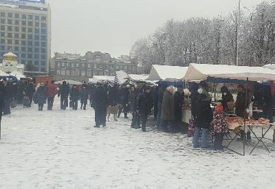Неблагоприятные погодные условия: ярмарка на Театральной площади пройдет в усеченном формате 