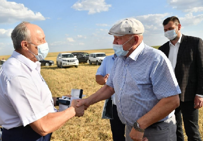 В сельхозпредприятии «МТС Ершовская» Дергачёвского района уже намолочено 30 тыс. тонн зерна нового урожая