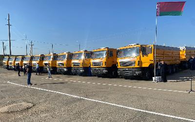 Представителям агропрома Саратовской области вручили ключи от 10-ти новых автомобилей МАЗ