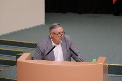 Сегодня на заседании Комитета по аграрным вопросам, земельным отношениям, экологии и природопользованию заместитель министра сельского хозяйства области Игорь Гриднев доложил об итогах весенних полевых работ и подготовке к уборочной кампании 2025 года