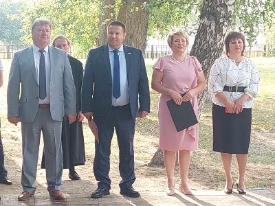 Глава минсельхоза области Роман Ковальский открыл Центр образования «Точка роста» в школе села Сергиевка