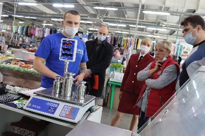 Специалисты регионального минсельхоза приняли участие в акции «Честные весы», приуроченной ко Всемирному дню метрологии
