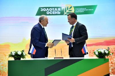 Правительство области подписало соглашение о сотрудничестве с «Объединенной зерновой компанией»