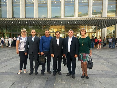 Делегация Саратовской области работает на конгрессе пчеловодов