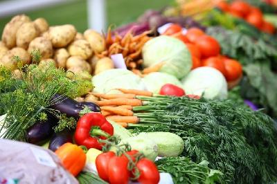 Тысячу восемьсот килограмм плодоовощной продукции и картофеля привезли сельхозтоваропроизводители области на ярмарки выходного дня
