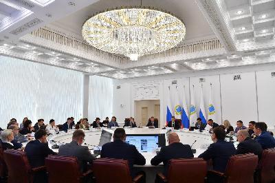 Роман Ковальский доложил губернатору области Роману Бусаргину о ходе сезонных полевых работ