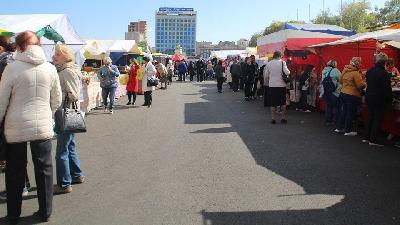 На Театральной площади города и других площадках пройдут ярмарки "выходного дня"