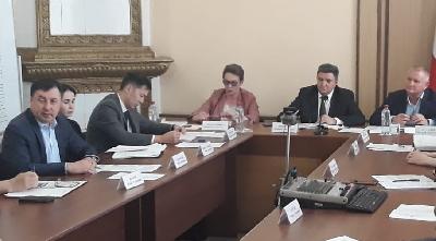 Специалисты министерства сельского хозяйства области продолжают работу над повышением заработной платы на предприятиях АПК