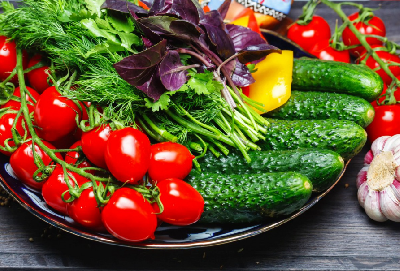 Более 50 сельхозтоваропроизводителей привезли свою продукцию на ярмарку «выходного дня» на Театральную площадь