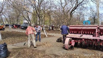 Роман Ковальский принял участие во Всероссийском субботнике в Парке Победы на Соколовой горе 