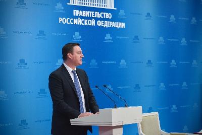 Минсельхоз РФ, Минпромторг РФ, крупнейшие торговые сети и производители продовольственных товаров заключили соглашения о принятии мер по стабилизации цен на сахар-песок и подсолнечное масло
