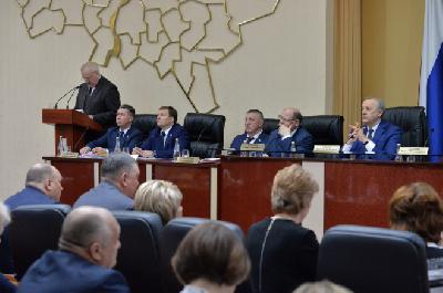 Валерий Радаев — на заседании Правительства области: «Кадровое звено – один из главных вопросов предстоящей посевной кампании»